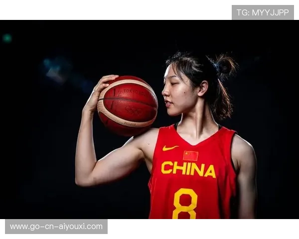 女篮姑娘的拼搏精神代代传承，女篮精神的标语